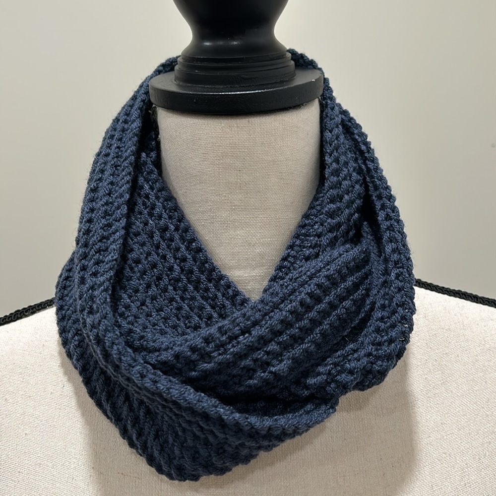 Handmade Infinity Scarf - Picture 1 of 3